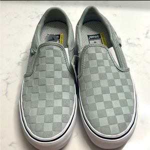 Women’s VANS size 7